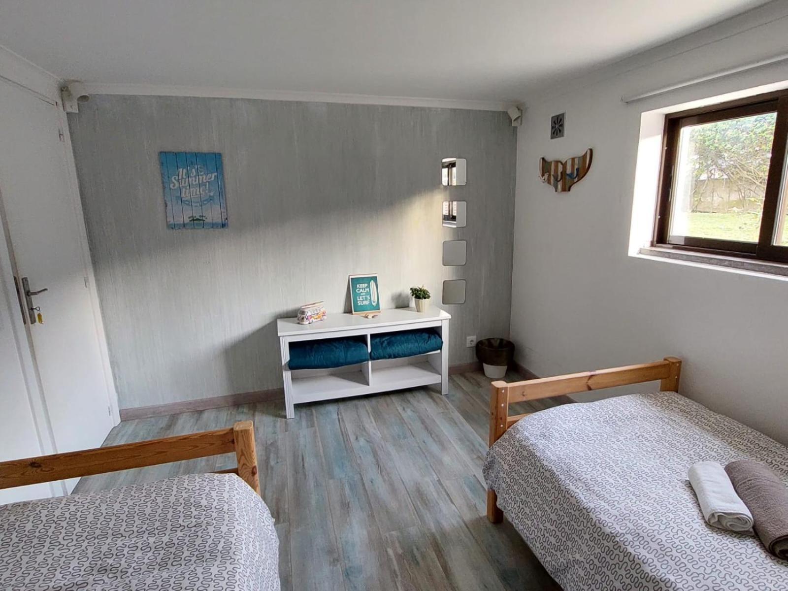 Sandycamps Surf House Baleal Rum bild